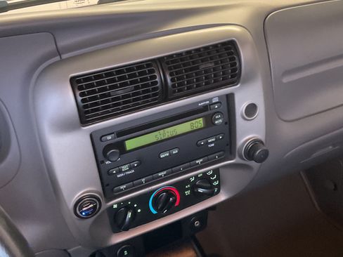 Used 2011 Ford Ranger XLT image 21