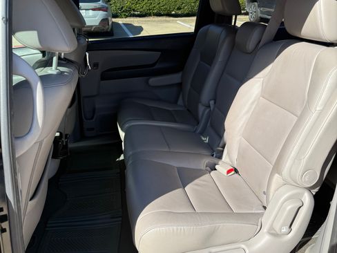 Used 2014 Honda Odyssey EX-L image 18