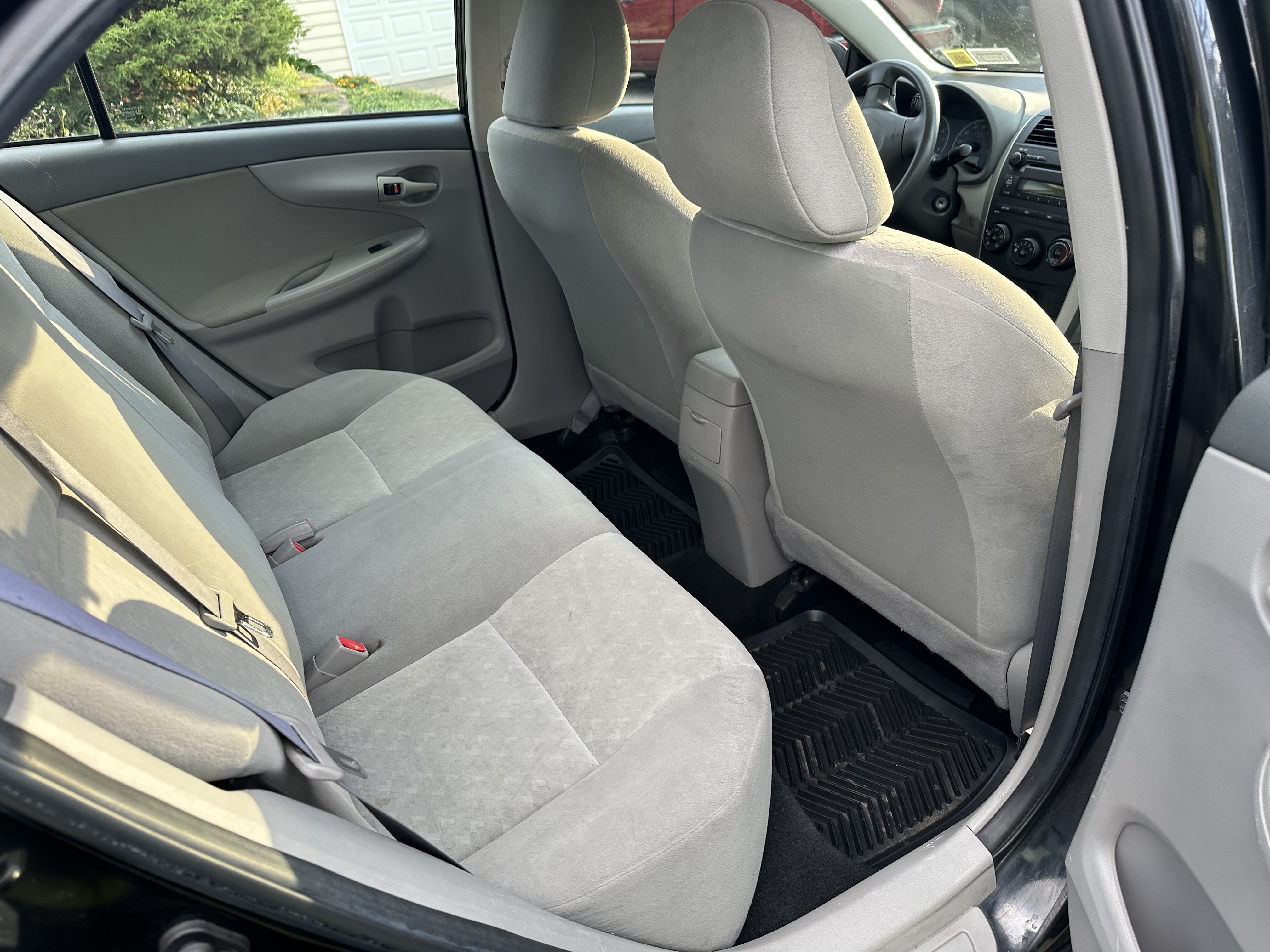 Used 2009 Toyota Corolla LE w/ All Weather Guard Pkg FWD image 8