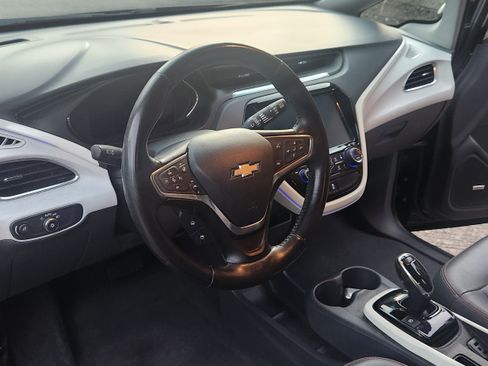 Used 2017 Chevrolet Bolt Premier w/ Driver Confidence II Package image 9