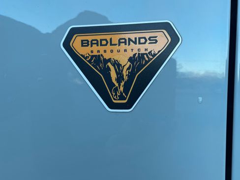 Used 2022 Ford Bronco Badlands image 4