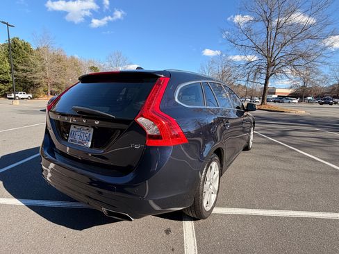 Used 2017 Volvo V60 T5 Platinum image 6
