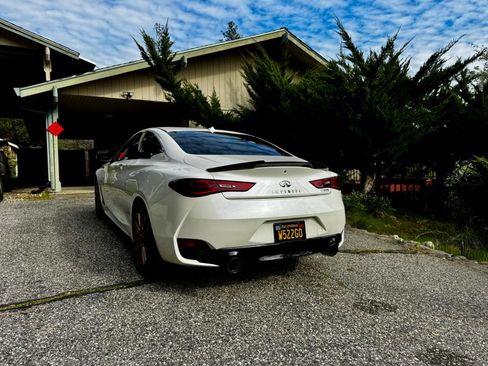 Used 2017 INFINITI Q60 Red Sport 400 image 6
