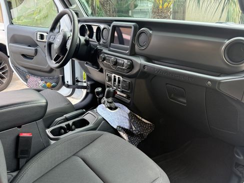 Used 2023 Jeep Wrangler Sport AWD/4WD image 11