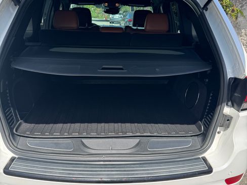 Used 2018 Jeep Grand Cherokee SRT AWD/4WD image 6