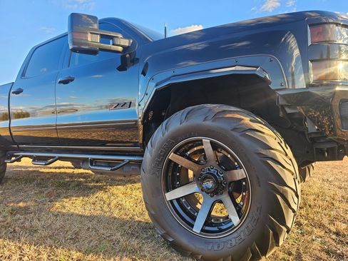 Used 2018 Chevrolet Silverado 2500 LTZ w/ Duramax Plus Package image 10