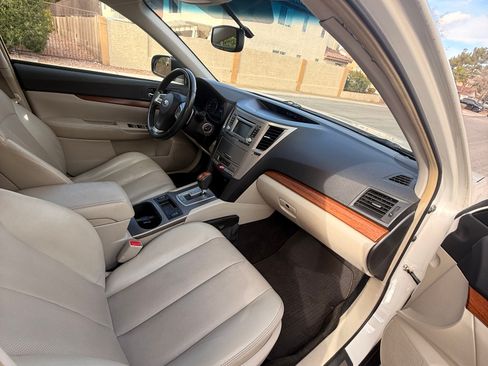 Used 2014 Subaru Outback 2.5i Limited image 9