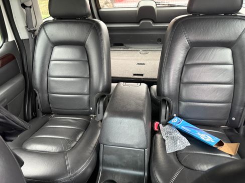 Used 2004 Ford Explorer Limited image 12