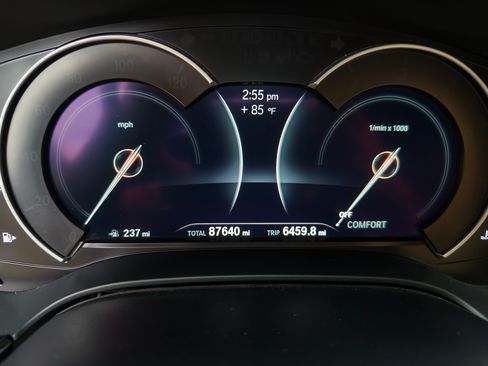 Used 2018 BMW 530i xDrive AWD/4WD image 8