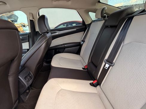 Used 2020 Ford Fusion SE w/ Equipment Group 151A FWD image 23
