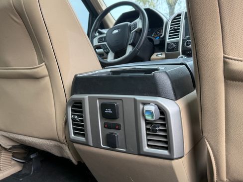 Used 2015 Ford F150 Lariat w/ Equipment Group 502A Luxury image 10