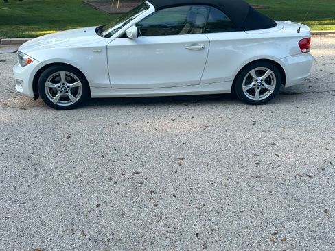Used 2013 BMW 128i Convertible RWD image 1