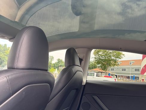 Used 2023 Tesla Model Y Long Range AWD/4WD image 8