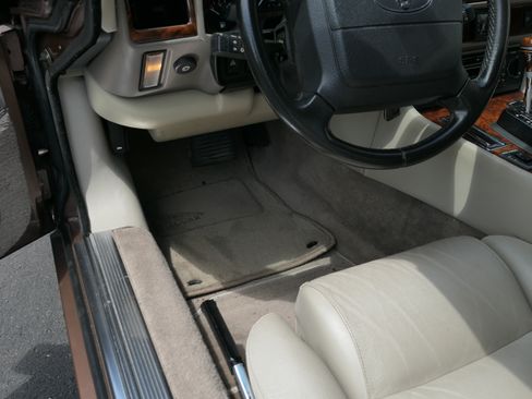 Used 1995 Jaguar XJS 4.0 Convertible image 21