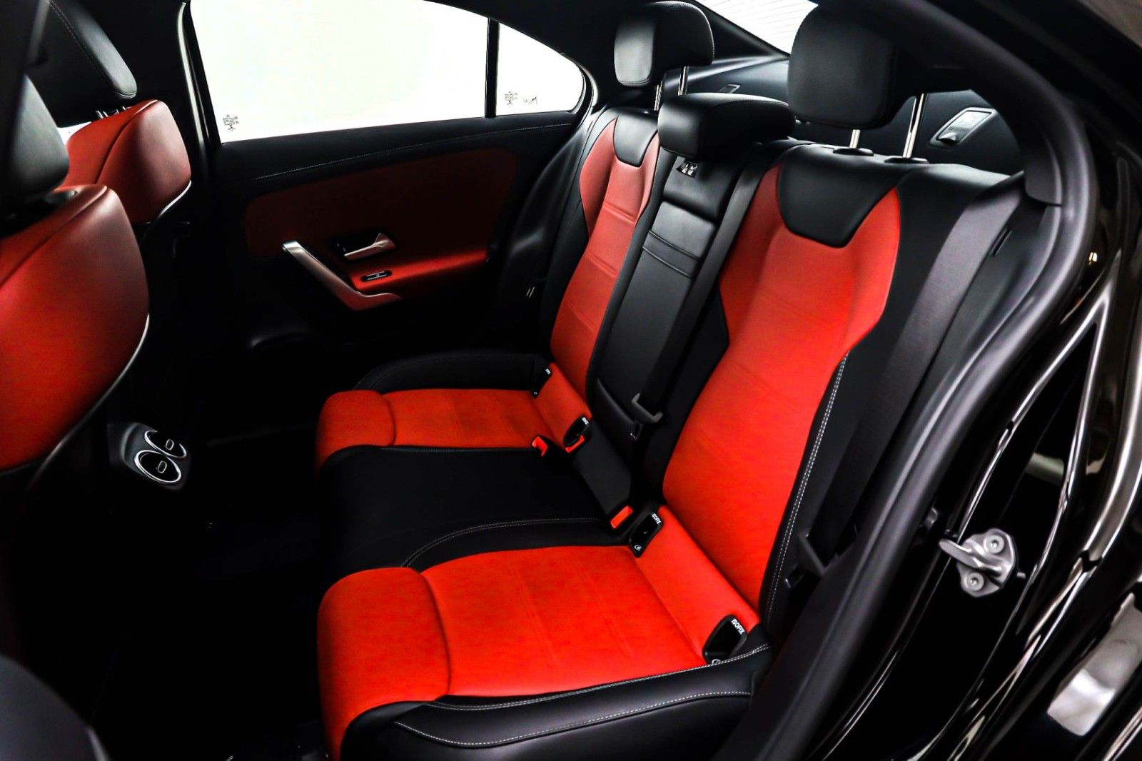 Used 2021 Mercedes-Benz A 35 AMG 4MATIC image 18