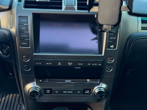 Used 2015 Lexus GX 460 image 10