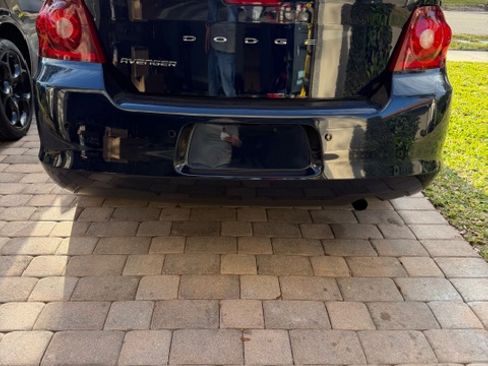 Used 2013 Dodge Avenger SE image 4