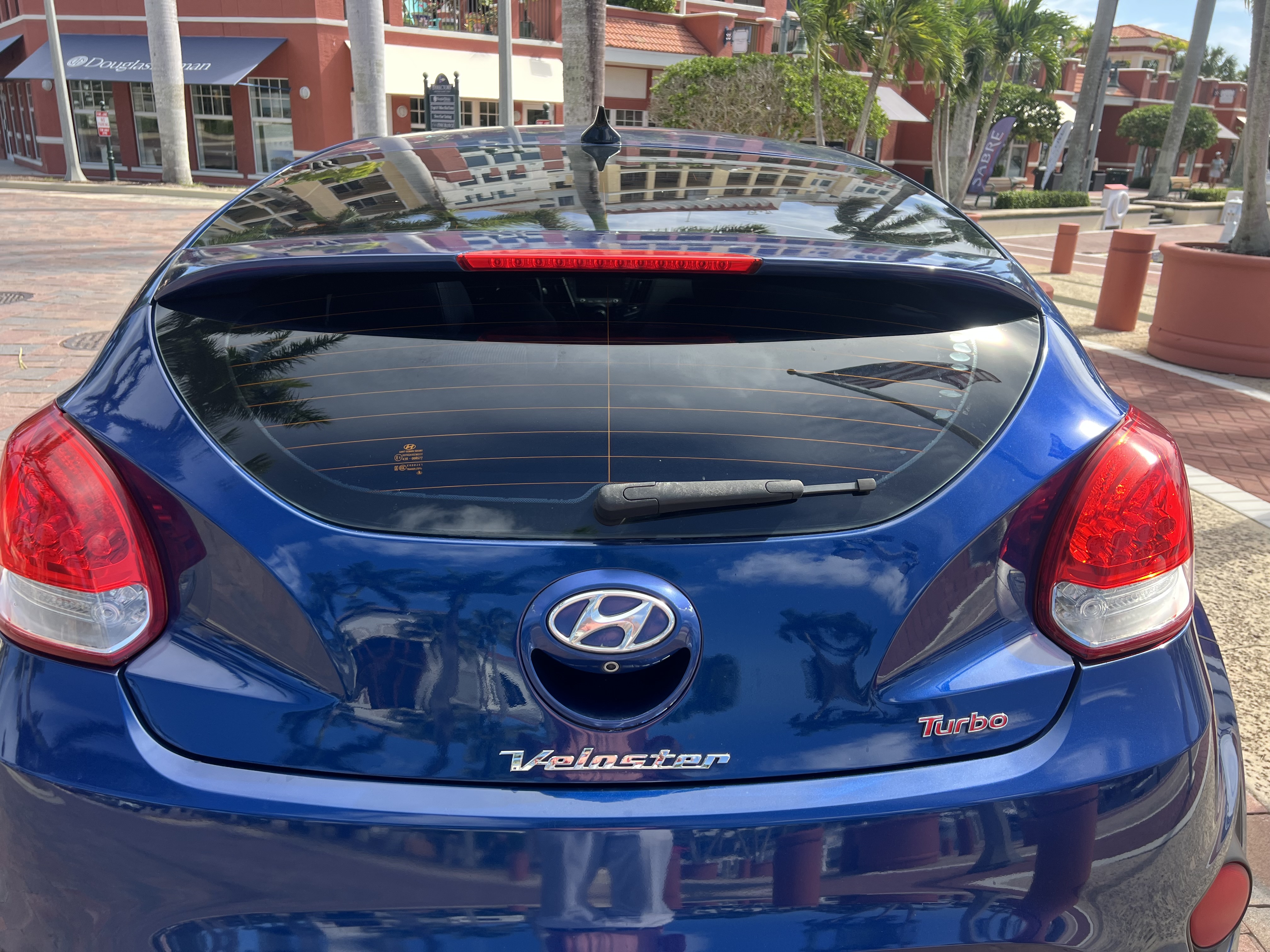Used 2016 Hyundai Veloster Turbo FWD image 13
