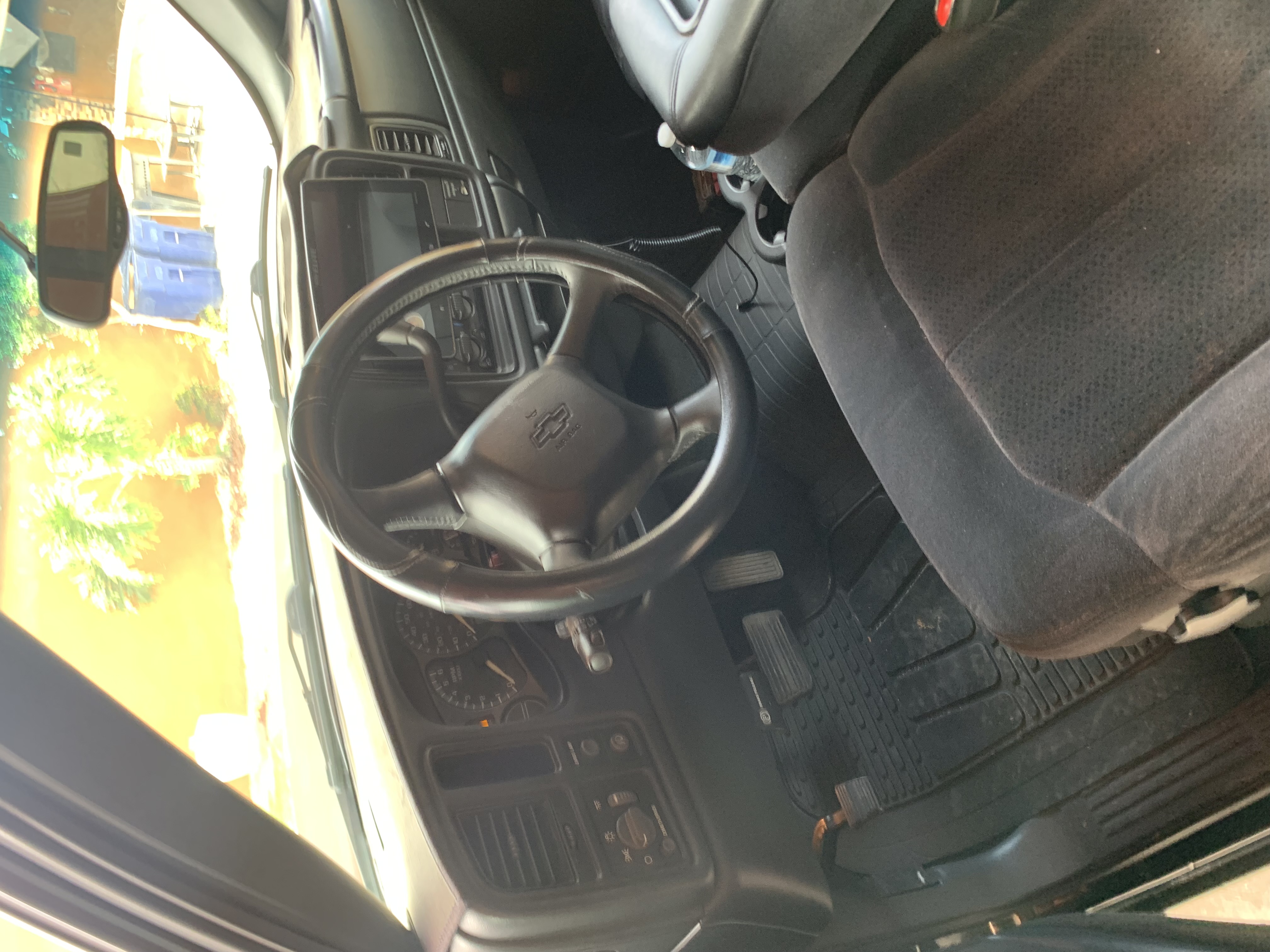 Used 2002 Chevrolet Silverado 1500 LS w/ Electrical Convenience Pkg RWD image 2