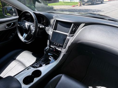 Used 2019 INFINITI Q50 Luxe w/ Essential Package (3.0T Luxe) AWD/4WD image 9