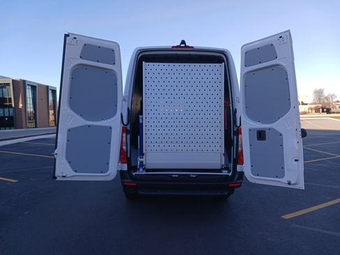 Used 2020 Mercedes-Benz Sprinter 2500 image 26