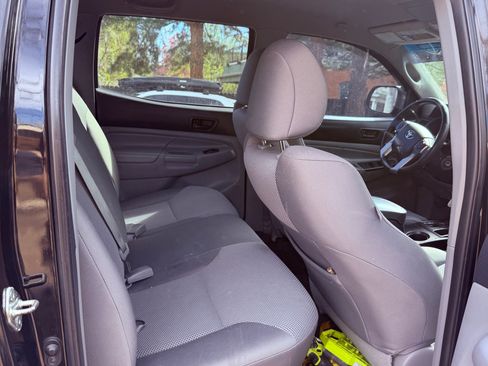 Used 2014 Toyota Tacoma 4x4 Double Cab image 16