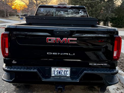 Used 2022 GMC Sierra 2500 Denali w/ Denali Ultimate Package image 2