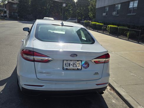 Used 2020 Ford Fusion SE image 8