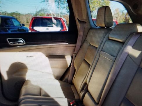 Used 2016 Jeep Grand Cherokee Overland w/ Trailer Tow Group IV image 12