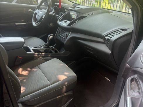 Used 2018 Ford Escape SE w/ SE Sync 3 Package AWD/4WD image 6