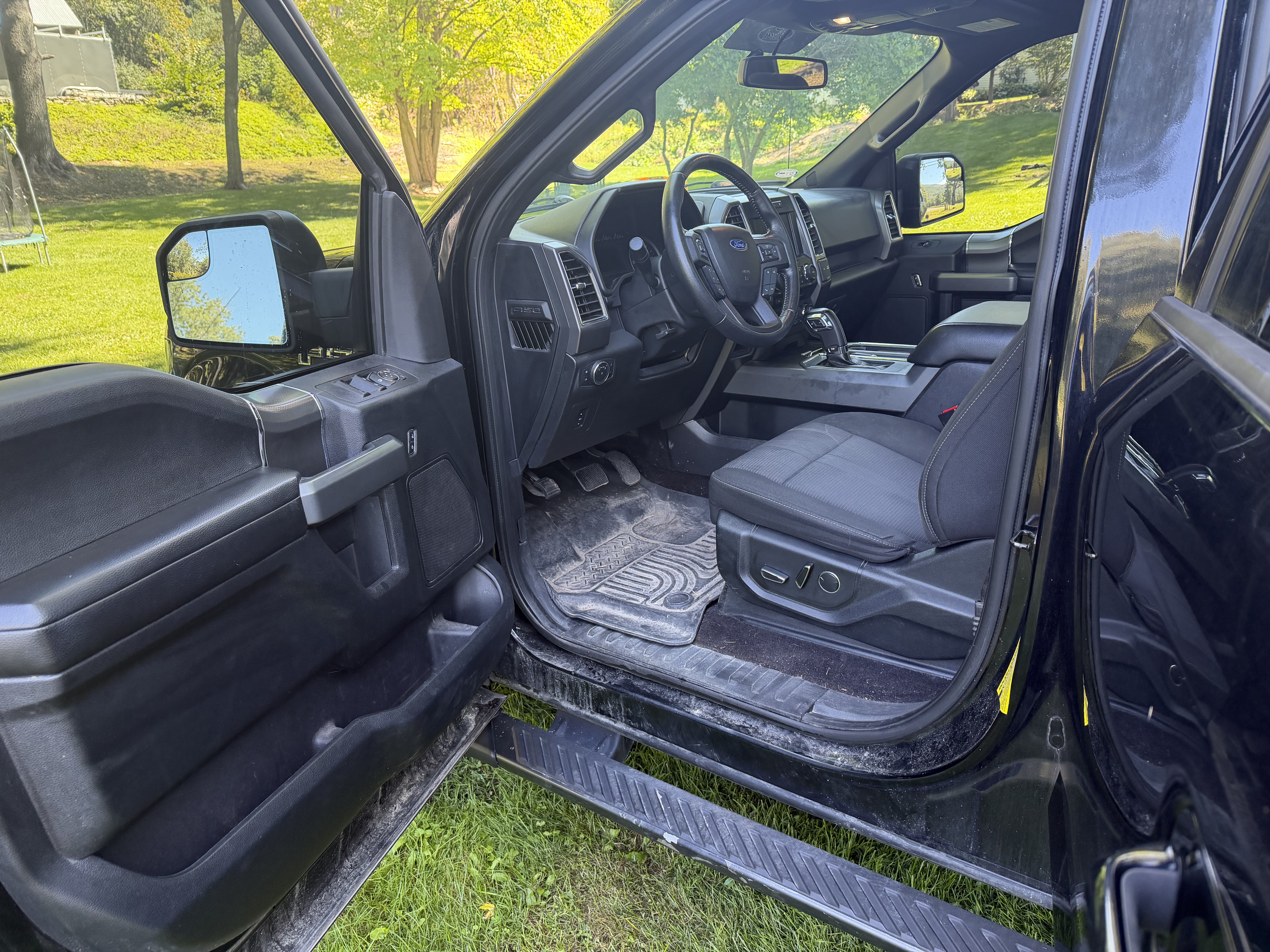 Used 2017 Ford F150 XLT w/ Equipment Group 302A Luxury AWD/4WD image 12