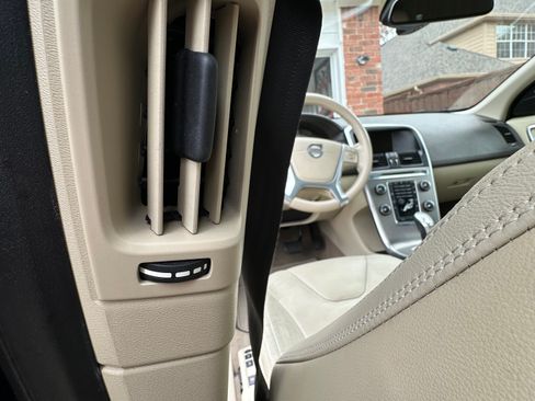 Used 2013 Volvo XC60 3.2 w/ Tailgate Pkg image 5