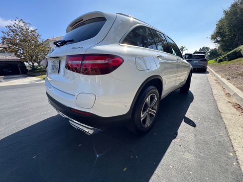 Used 2019 Mercedes-Benz GLC 350e 4MATIC image 18