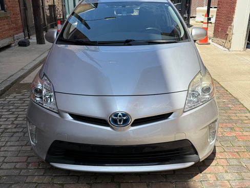 Used 2015 Toyota Prius Two FWD image 1
