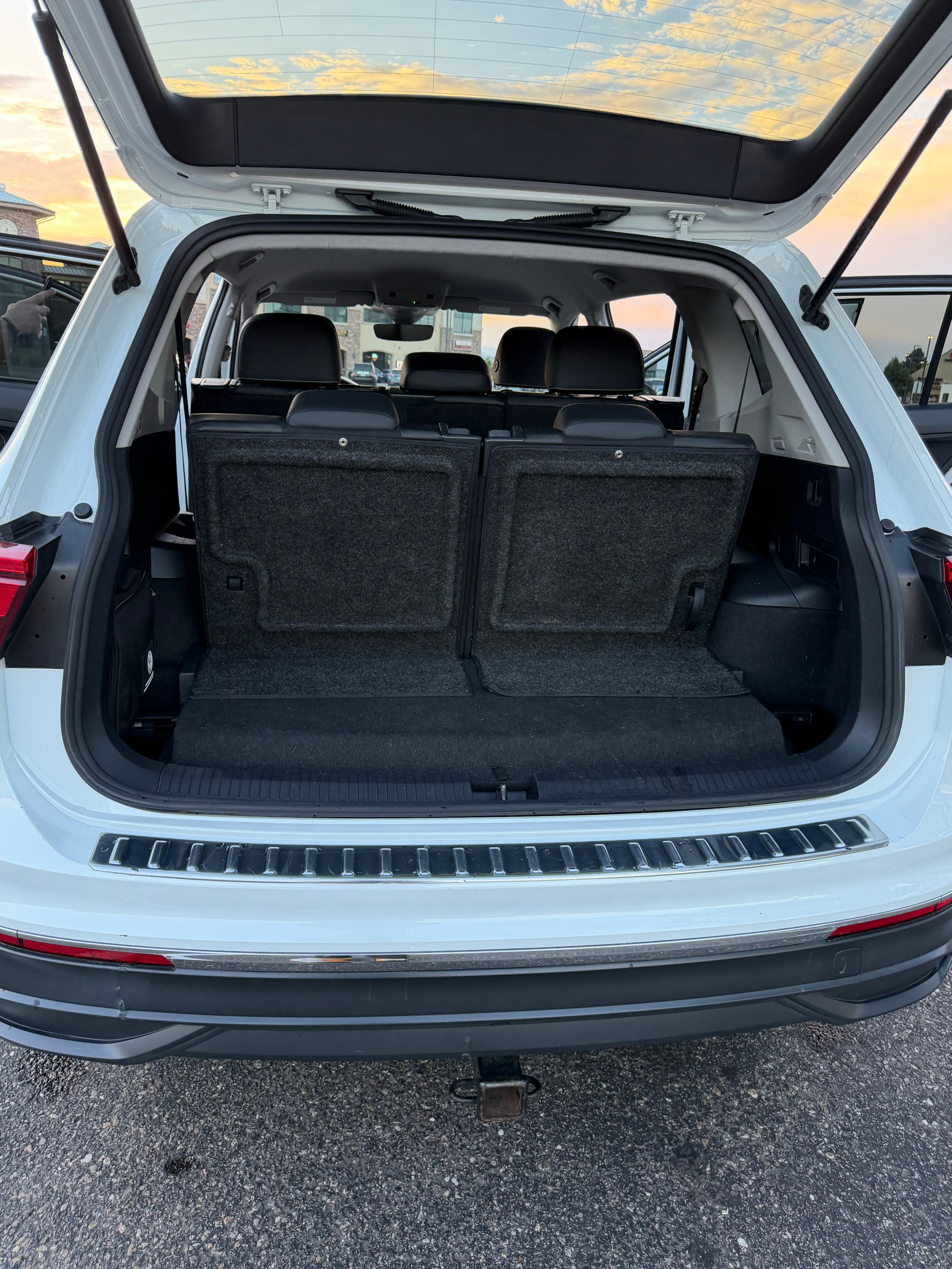 Used 2023 Volkswagen Tiguan SE FWD image 9