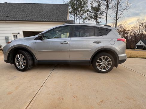 Used 2018 Toyota RAV4 Limited w/ Protection Package image 2