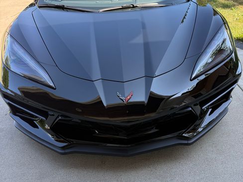 Used 2023 Chevrolet Corvette Stingray Coupe w/ Z51 Performance Package RWD image 2