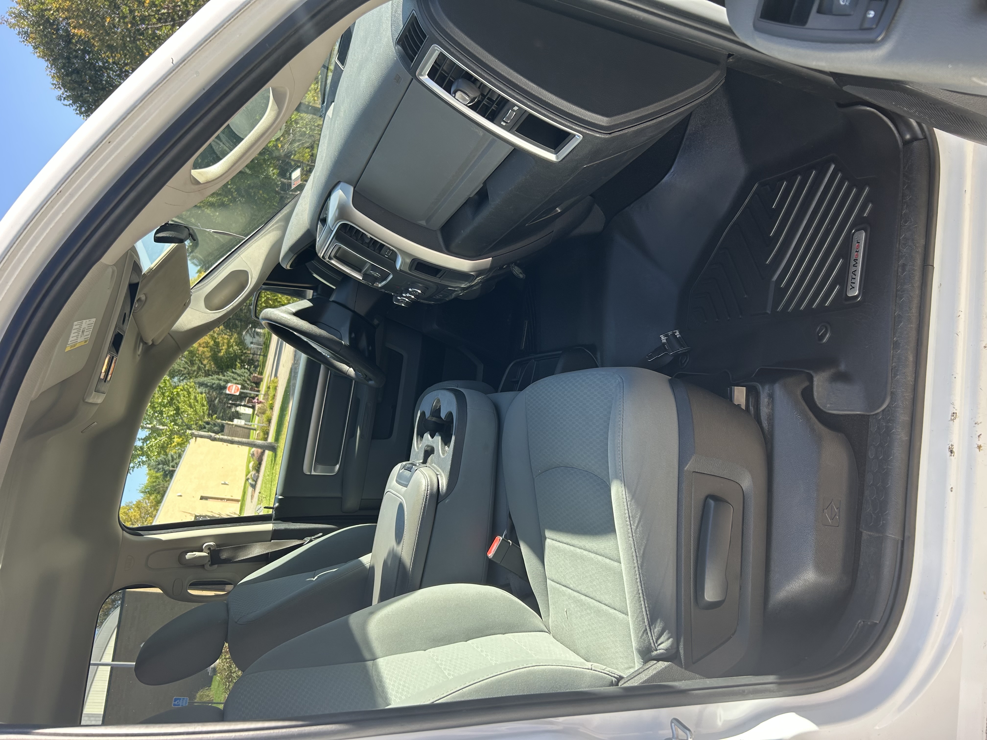 Used 2019 RAM 1500 Classic SLT AWD/4WD image 11