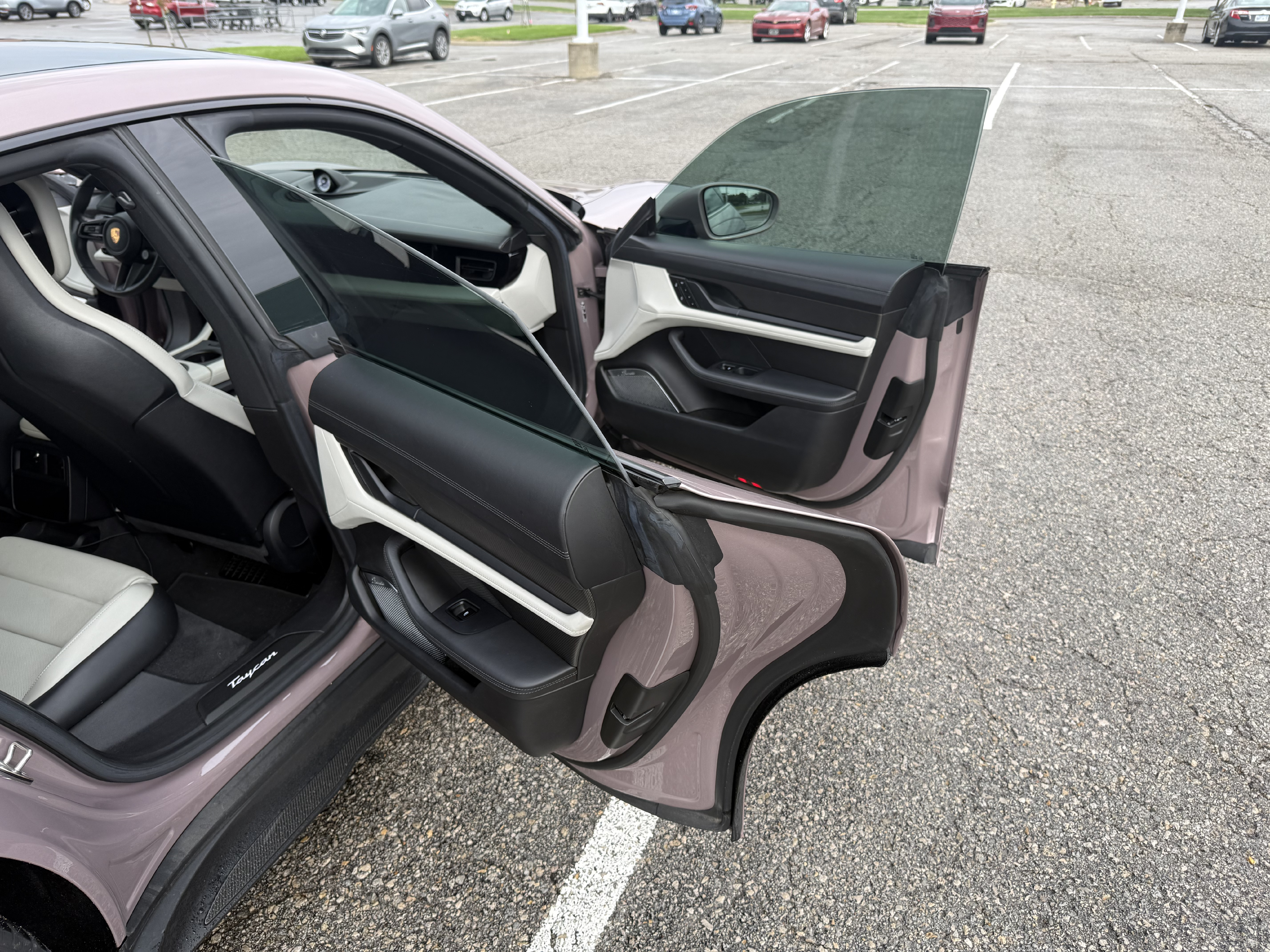 Used 2022 Porsche Taycan RWD image 27