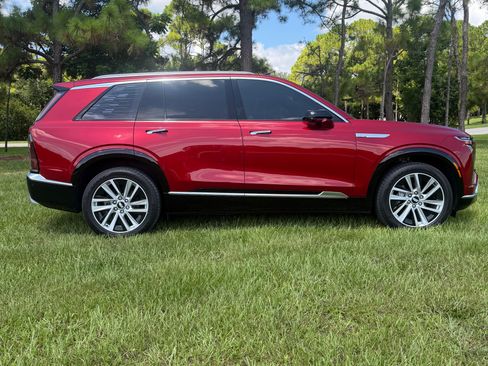 Used 2026 Cadillac Vistiq Luxury AWD/4WD image 1