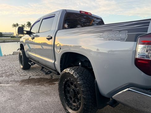 Used 2018 Toyota Tundra SR5 w/ SR5 Upgrade Package image 14