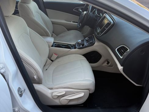 Used 2015 Chrysler 200 Limited w/ Convenience Group FWD image 5
