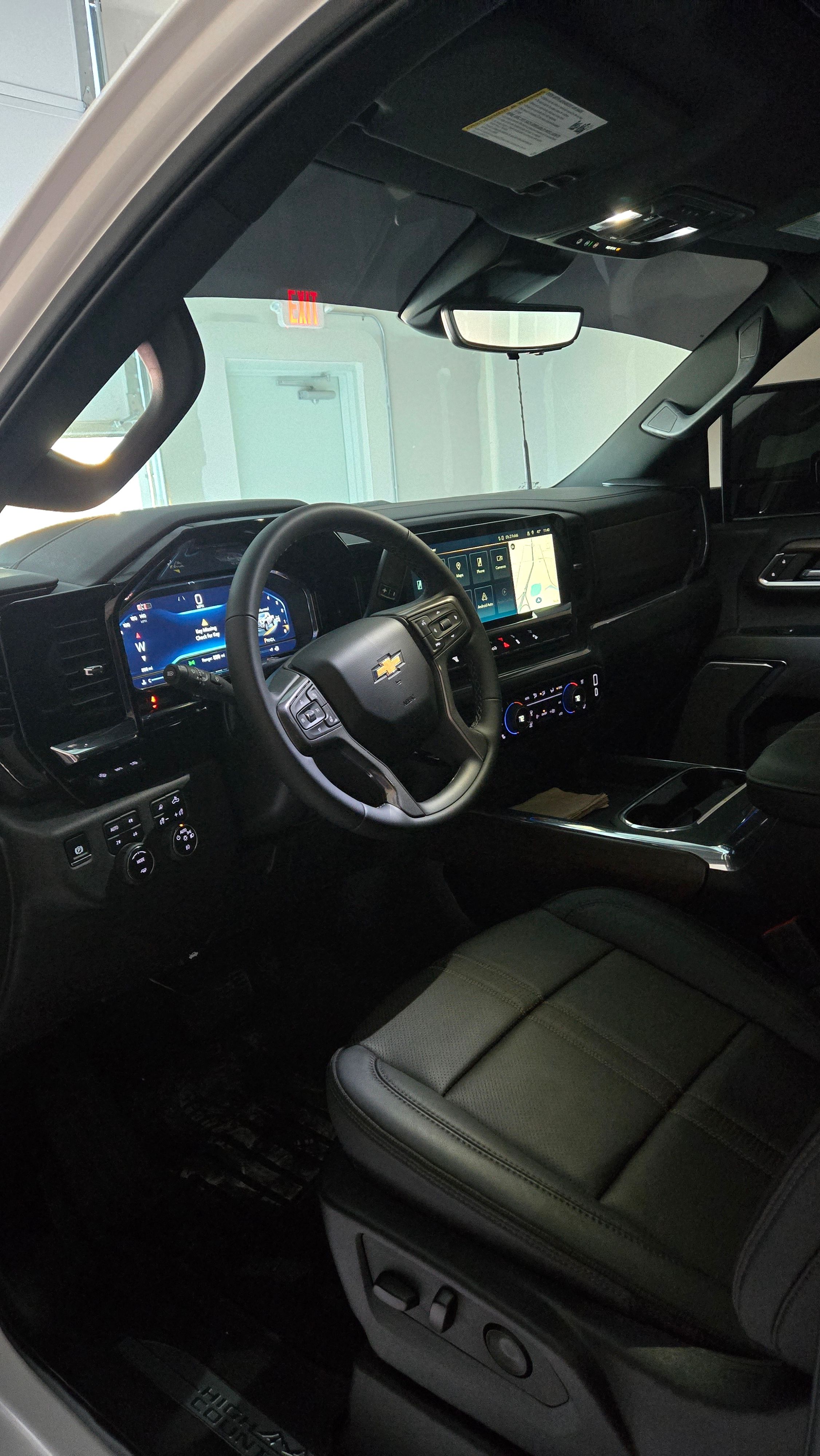 Used 2024 Chevrolet Silverado 3500 High Country w/ High Country Premium Package AWD/4WD image 6