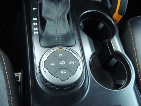 Used 2024 Ford Bronco Badlands image 22