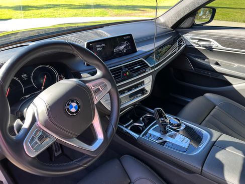 Used 2019 BMW 740i w/ Executive Package image 10