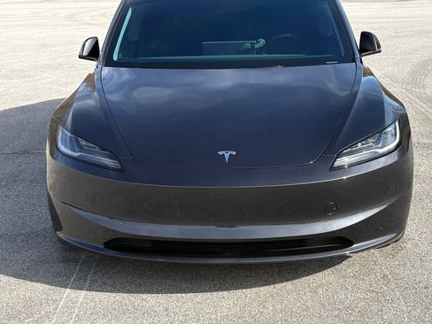 Used 2025 Tesla Model 3 Long Range image 2