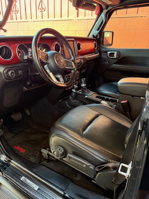 Used 2023 Jeep Wrangler Rubicon w/ Cold Weather Group AWD/4WD image 8