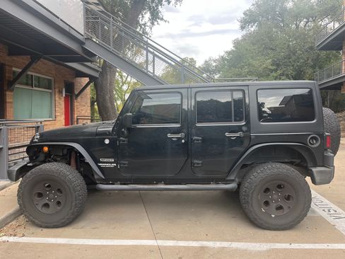 Used 2012 Jeep Wrangler Unlimited Sport image 5