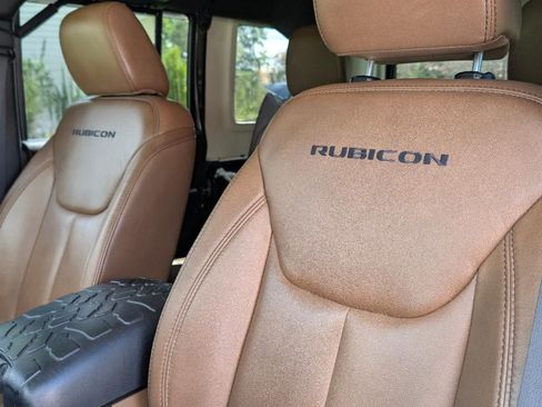 Used 2014 Jeep Wrangler Unlimited Rubicon w/ Dual Top Group image 9