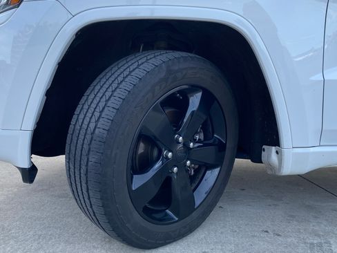 Used 2015 Jeep Grand Cherokee Altitude image 8